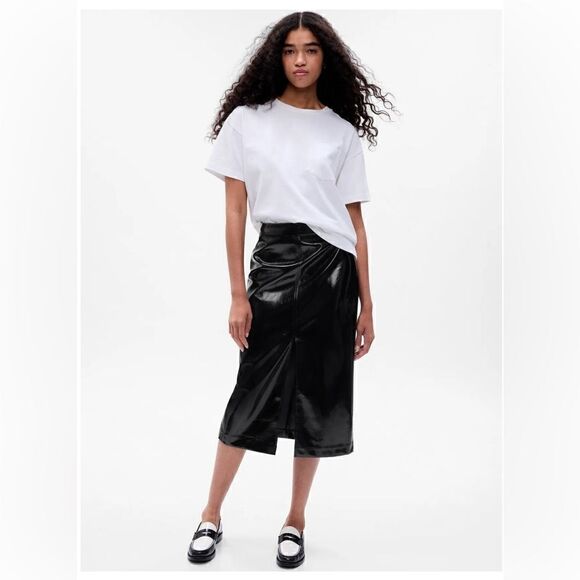 Skirt Revival! Here’s some inspiration for styling skirts. - Picture 1 of 16